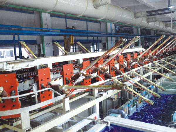 電鍍設備_爬坡式環形全自動電鍍生產線